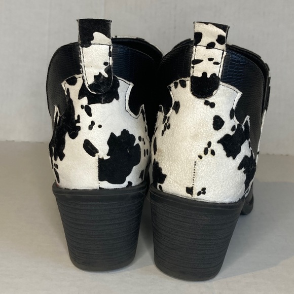 Pierre Dumas Black and White Women Ankle Booties - Picture 7 of 11